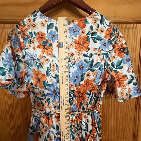 Floral Maxi Dress Women’s like new beautiful long floral satin dress size small - Picture 5 of 8